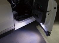 プジョー 2008 LEDドアカーテシー用