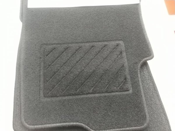 画像2: シトロエンC3 ニードルパンチタイプマット (2)
